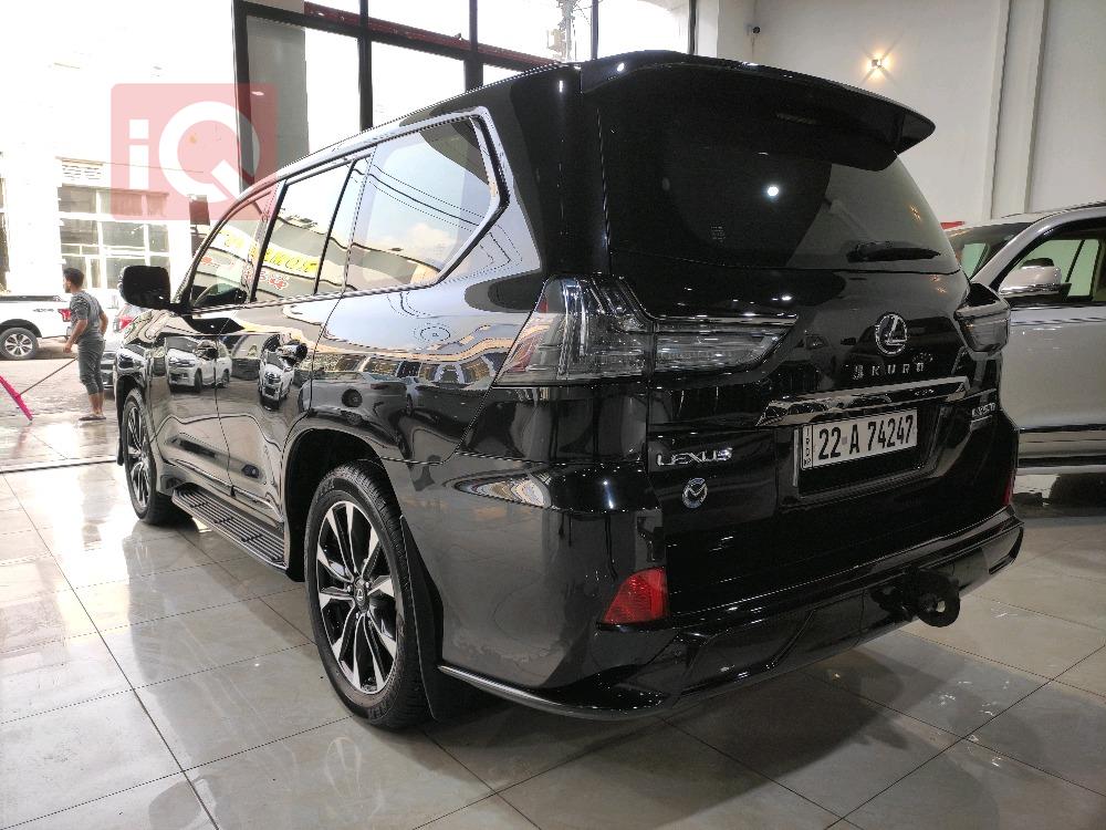 Lexus LX